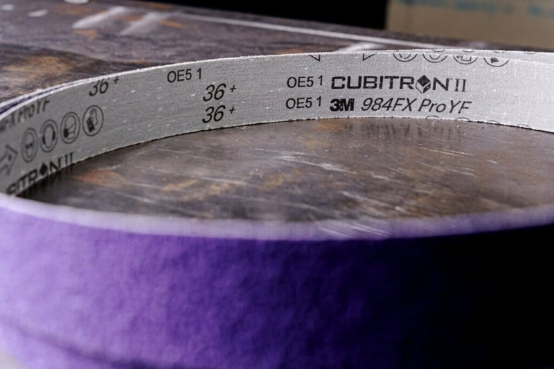 Preview: 3M™ Cubitron™ II 984FX Pro 303295, 150 mm x 3500 mm, 36+, YF-Gewebe, Schleifband mit Präzisions-Keramikkorn, Für Abtragsarbeiten