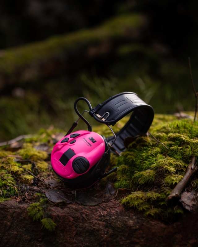 Preview: 3M™ PELTOR™ SportTac™ Elektronischer Gehörschutz für Jäger & Sportschützen MT16H210F-478-RE, Kopfbügel, SNR = 26 dB / HML = 29/23/16 dB, Pink / Grün, Kopfhörer Funktion, Aktiver Kapselgehörschutz für den Einsatz auf der Jagd & Schießstand