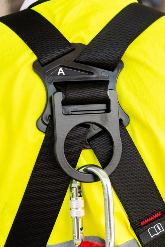 Preview: 3M™ Protecta® Auffanggurt E200 1161643, Größe M/L, Schnellverschluss, Verbindungsringe an geraden Beinschlaufen, 1,62 Kg, Schwarz, Standard Auffanggurt im Westenstil