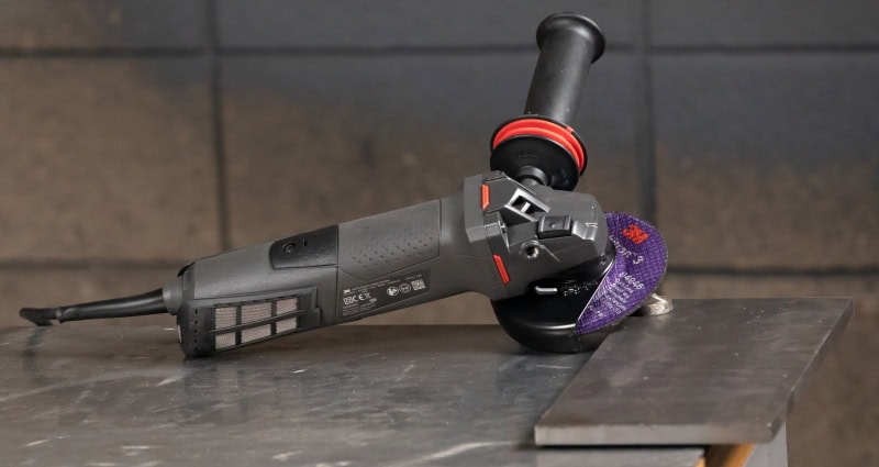 Preview: 3M™ Cubitron™ 3 Trennscheibe 87378, Ø 230 mm x 2,5 mm, ø 22 mm, 36+, 6.650 U./Min., Typ 42 Gekröpft, Präzisions-Keramikkorn, Für alle Trennarbeiten