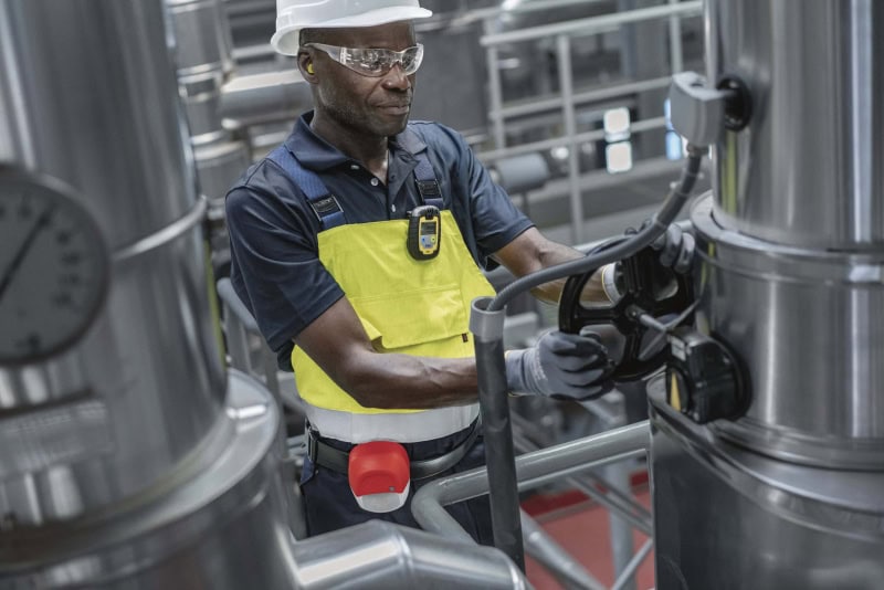 Preview: Dräger® PARAT® 1260 Flucht Filtergerät 3702150, ABEK10 Filter für mind. 10 Min. Schutz, Filter eingeschweißt, Universalgröße, Flucht Filtergerät zum Schutz gegen organische, anorganische, saure Gase & Dämpfe, Ammoniak & org. Ammoniakderivate