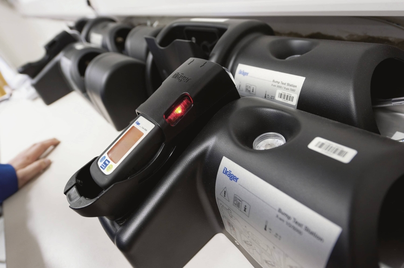 Preview: Dräger® X-am® Bump Test Station inkl. Prüfgasflasche nach Wahl 8319130, Passend für X-am® 1000/2500/2800/5000/5600/5800 Serie, Für Begasungstest & Justierung