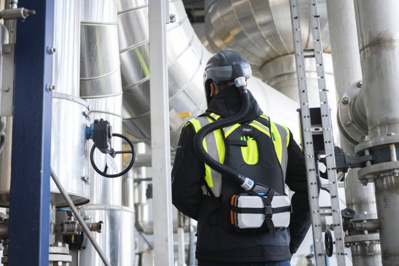 Preview: Dräger® X-plore® 8700 Gebläseatemschutz Set X-plore-8700-HIK6, TH3, Partikel- Gase- & Dämpfeschutz, EX-Schutz, Schwer-Industrie, Teile: [R59560, 3729120, R59600, 6739730, 6739535]