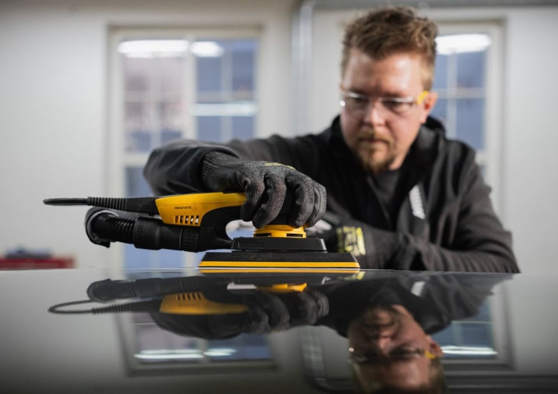 Preview: Mirka® DEOS II 383 Elektro Schwingschleifer MID3834044CA, 70 x 198 mm, 3 mm Schleifhub, Zentralabsaugung, 240V, 0,4 PS / 300 Watt, Externe Absaugung