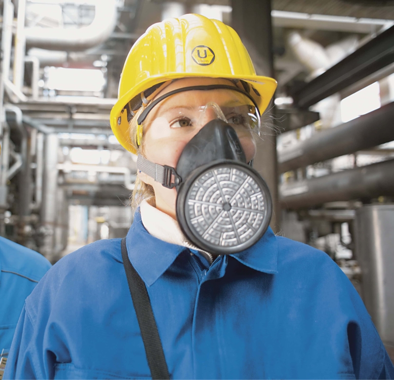 Preview: Dräger® PARAT® 3100 Flucht Gasmaske / Halbmaske 3704476, ABEK15 Filter für mind. 15 Min. Schutz, Filter uneingeschweißt, Universalgröße, Fluchtmaske zum Schutz gegen organische, anorganische, saure Gase & Dämpfe, Ammoniak & org. Ammoniakderivate