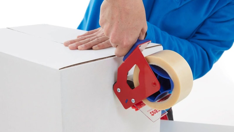 Preview: tesapack® PVC Verpackungsklebeband 4100, 50 mm x 66 m, 0,065 mm, Braun, Für mittelschwere Versandkartons bis 20 Kg