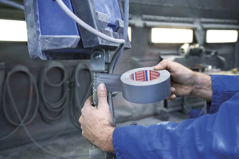 Preview: tesa® Gewebeband / Duct Tape 4615, 50 mm x 50 m, 0,175 mm, Grau, Lösemittelfrei, Nachhaltig, Für universelle Anwendungen