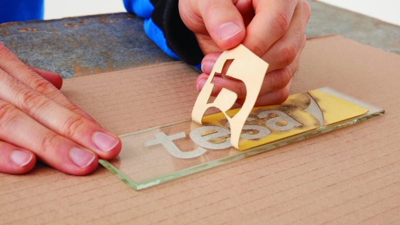Preview: tesakrepp® 4434 Elefantenhaut, 15 mm x 10 m, 0,67 mm, Gelb, Für Schleif- und Sandstrahlarbeiten