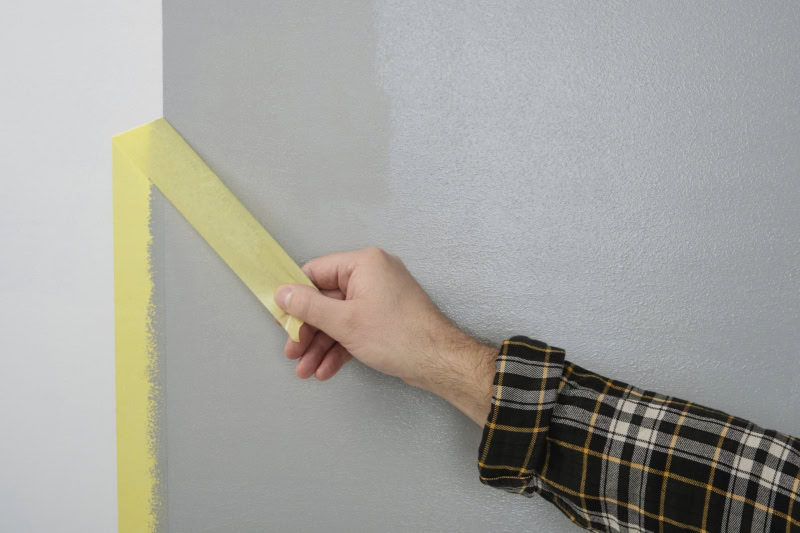Preview: tesa® Professional 4334 Präzisionskrepp® PLUS, 30 mm x 50 m, 0,09 mm, Gelb, Malerband & Lackierband für perfekte Ergebnisse