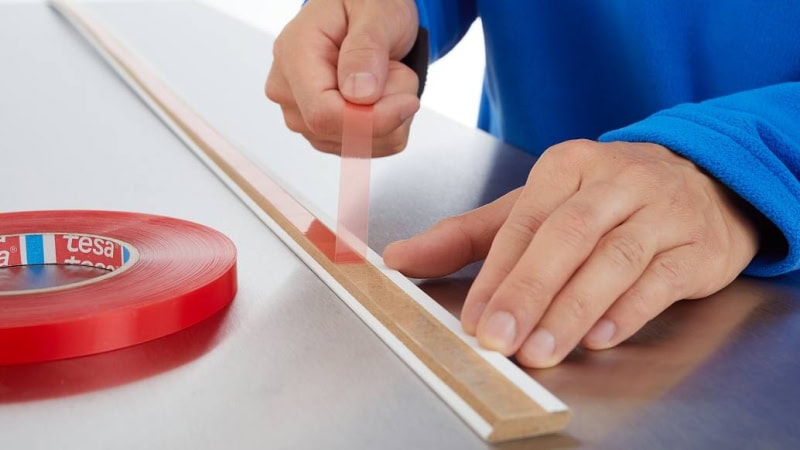 Preview: tesafix® 4965, 12 mm x 3000 m, 0,205 mm, Transparent, PV 00, Temperaturbeständiges doppelseitiges Klebeband mit PET-Film