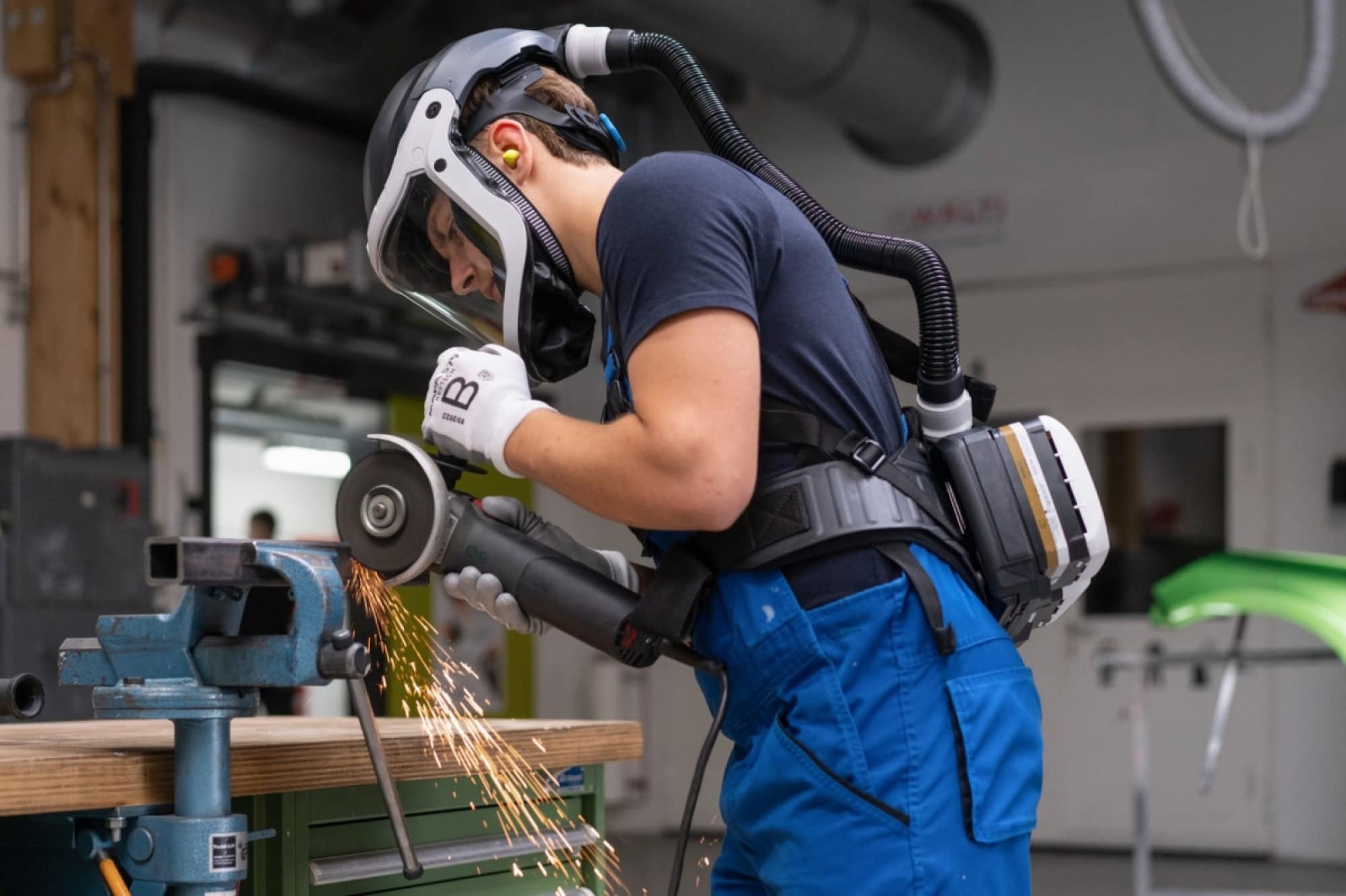 Preview: Dräger® X-plore® 8500 Gebläseatemschutz Set X-plore-8500-HIK6, TH3, Partikel- Gase- & Dämpfeschutz, Schwer-Industrie, Teile: [R59540, 3729120, R59600, 6739730, 6739535]