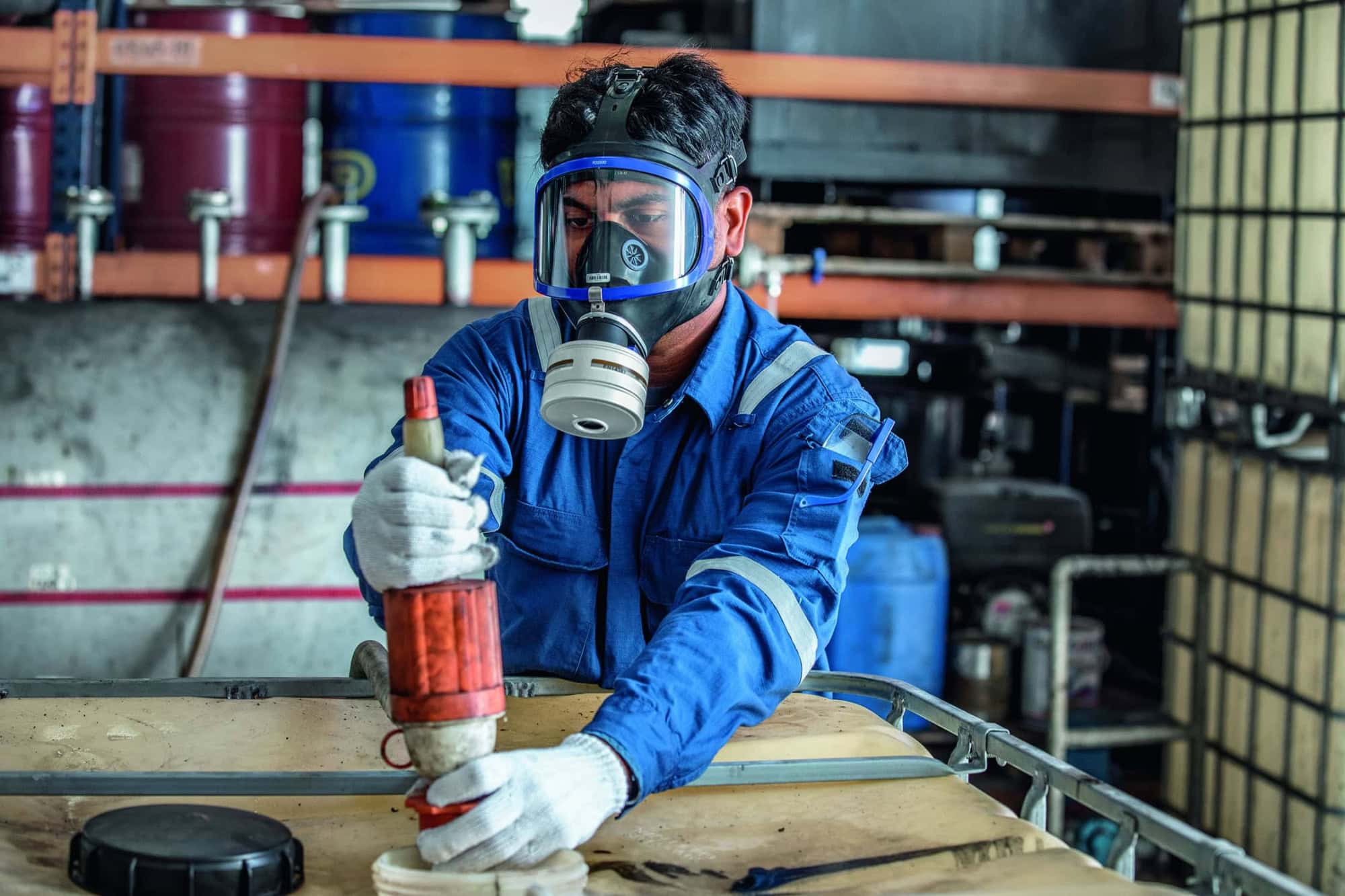 Dräger® X-plore® 6300 Gasmaske / Vollmaske R55800, Universalgröße, Kratz- & UV beständige PMMA Sichtscheibe, EPDM Maskenkörper, Blauer Kunststoffrahmen, RD40 Filteranschluss [NATO Standard], Für Industrieeinsatz