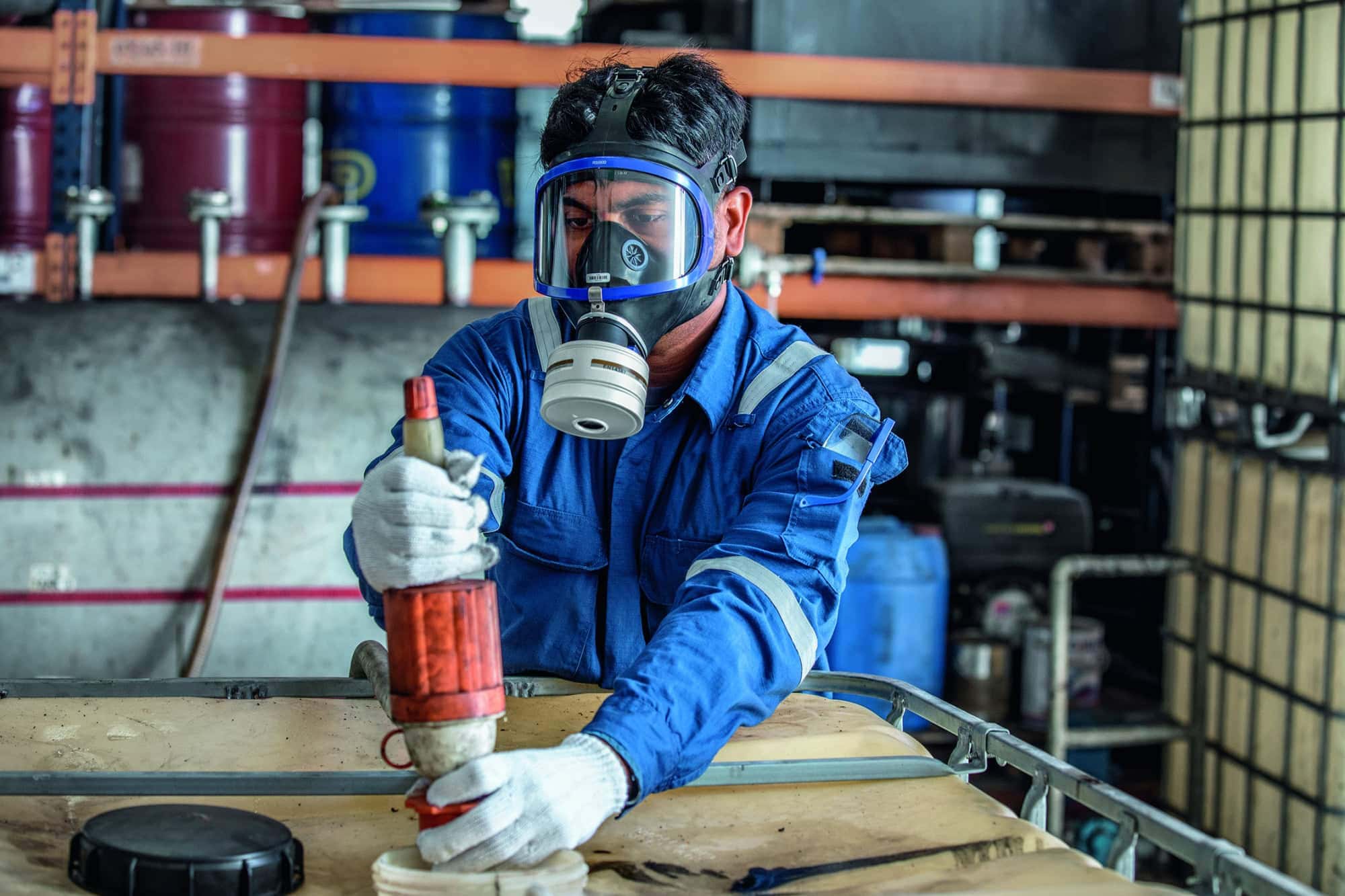 Dräger® X-plore® 6530 Gasmaske / Vollmaske R55810, Universalgröße, Chemikalienbeständige Triplex Sichtscheibe, EPDM Maskenkörper, Edelstahlrahmen, RD40 Filteranschluss [NATO Standard], Für Industrieeinsatz