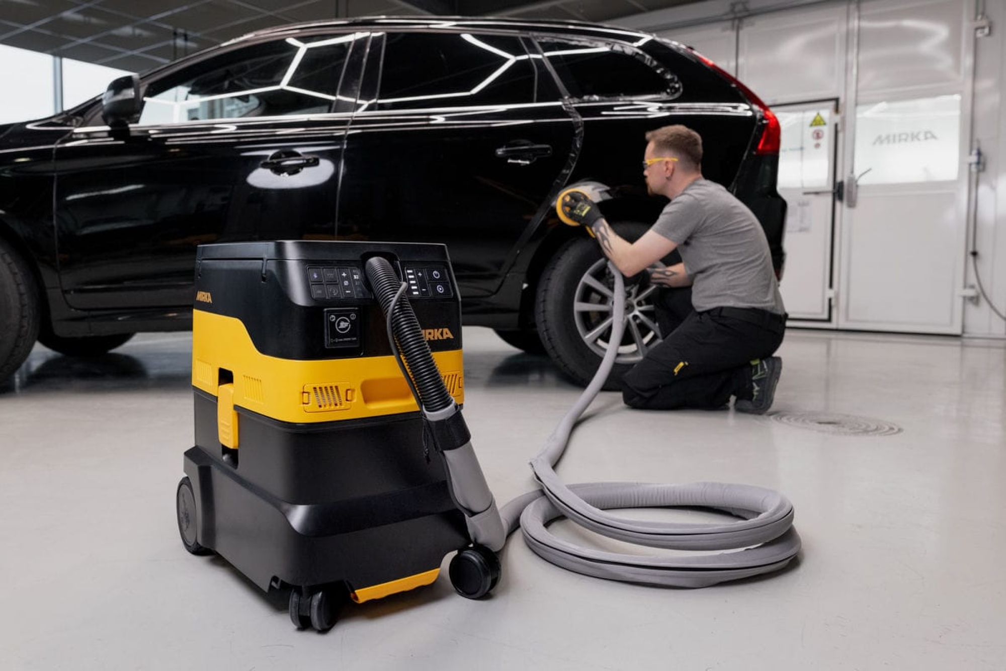 Preview: Mirka® DEXOS 1230 M AFC Industrie Staubsauger MIX12301220, Ohne Schlauch, 30 Liter, Nass & Trocken, 1,63 PS / 1200 Watt, 4.200 L/.Min., Staubklasse M, Anti Statisch (ESD), Automatische Filterreinigung, Auto Start, Für staubfreies Schleifen & Arbeiten
