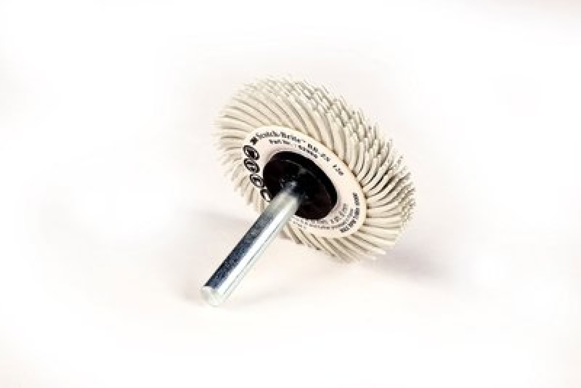 3M™ Scotch-Brite™ BB-ZS 62966, Ø 50 mm x 6 mm, P120, Typ C, Weiss, 15.000 U./Min., Bristle Brush, Für Reinigungs- und Finisharbeiten