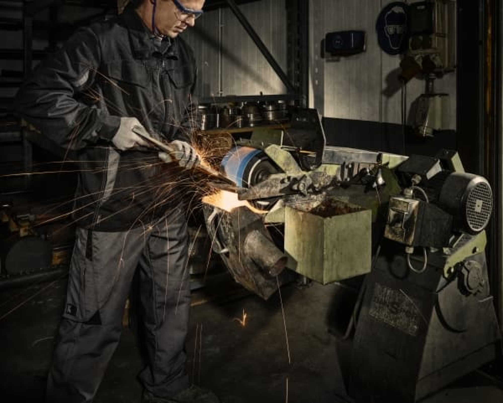 Preview: KLINGSPOR CS 411 X Schleifband 103997, 50 mm x 2000 mm, P120, Z, F4G, Zirkonkorund, Für universal Metall, Stahl und Edelstahl Schleifanwendungen