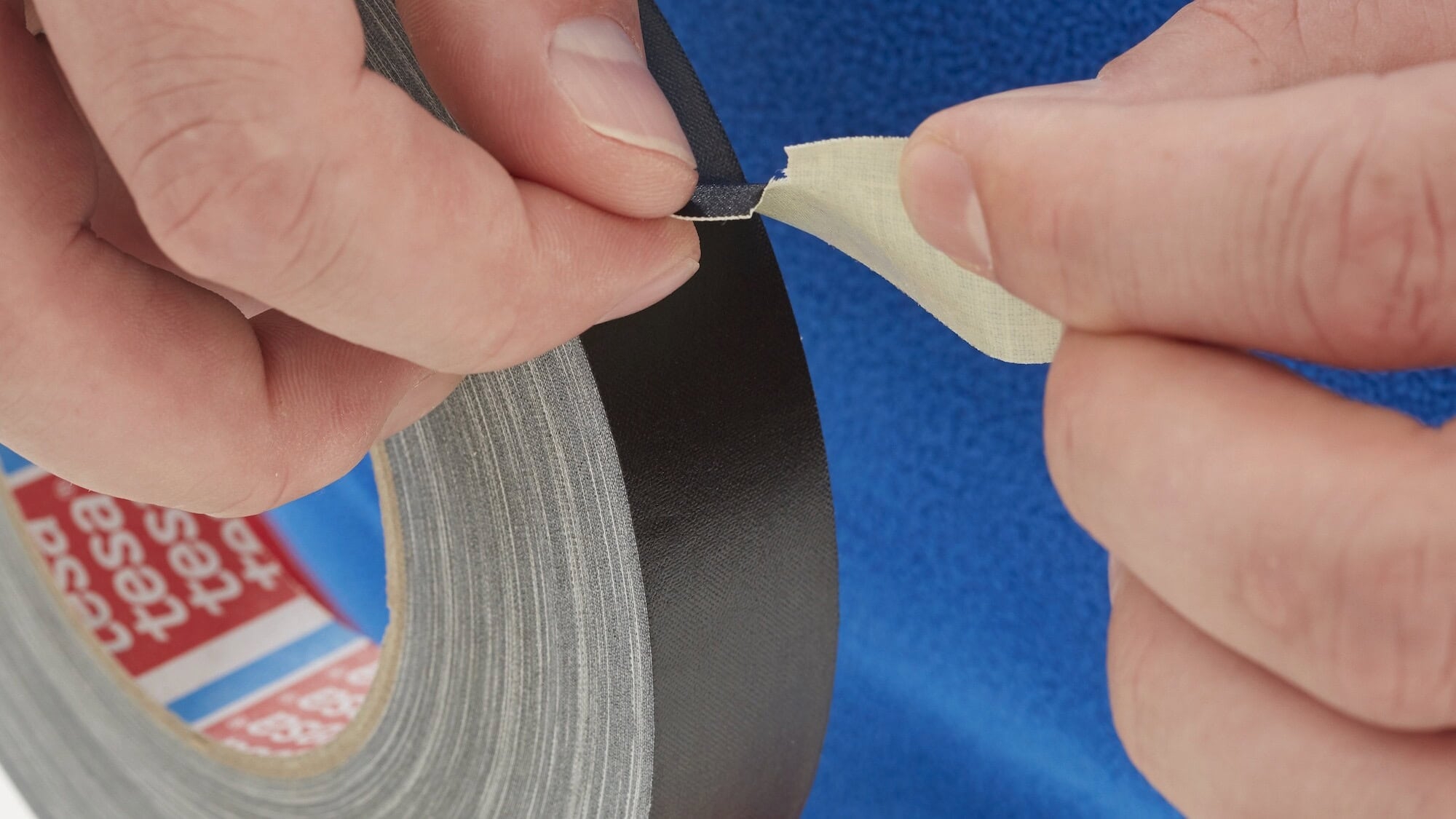 Preview: tesaband® Gewebeband 4657, 50 mm x 50 m, Grau, PV0, Hochtemperaturbeständiges Spezialgewebeband für hitzebeständige Anwendungen