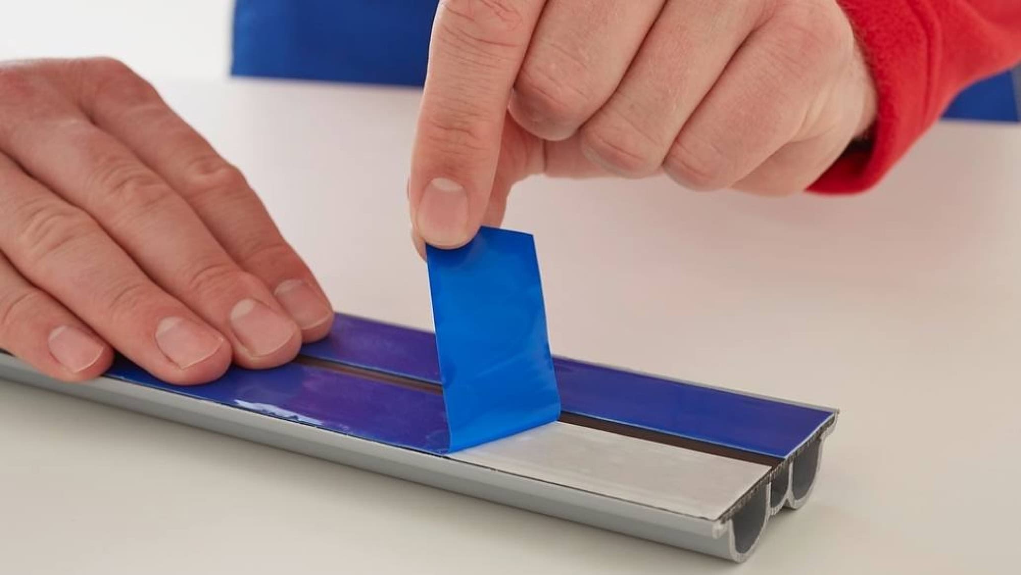 tesa® ACXplus 7042, 900 mm x 25 m, 0,5 mm, Grau, Blue Abdeckung, PV 28, Doppelseitiges Acrylatschaum-Klebeband