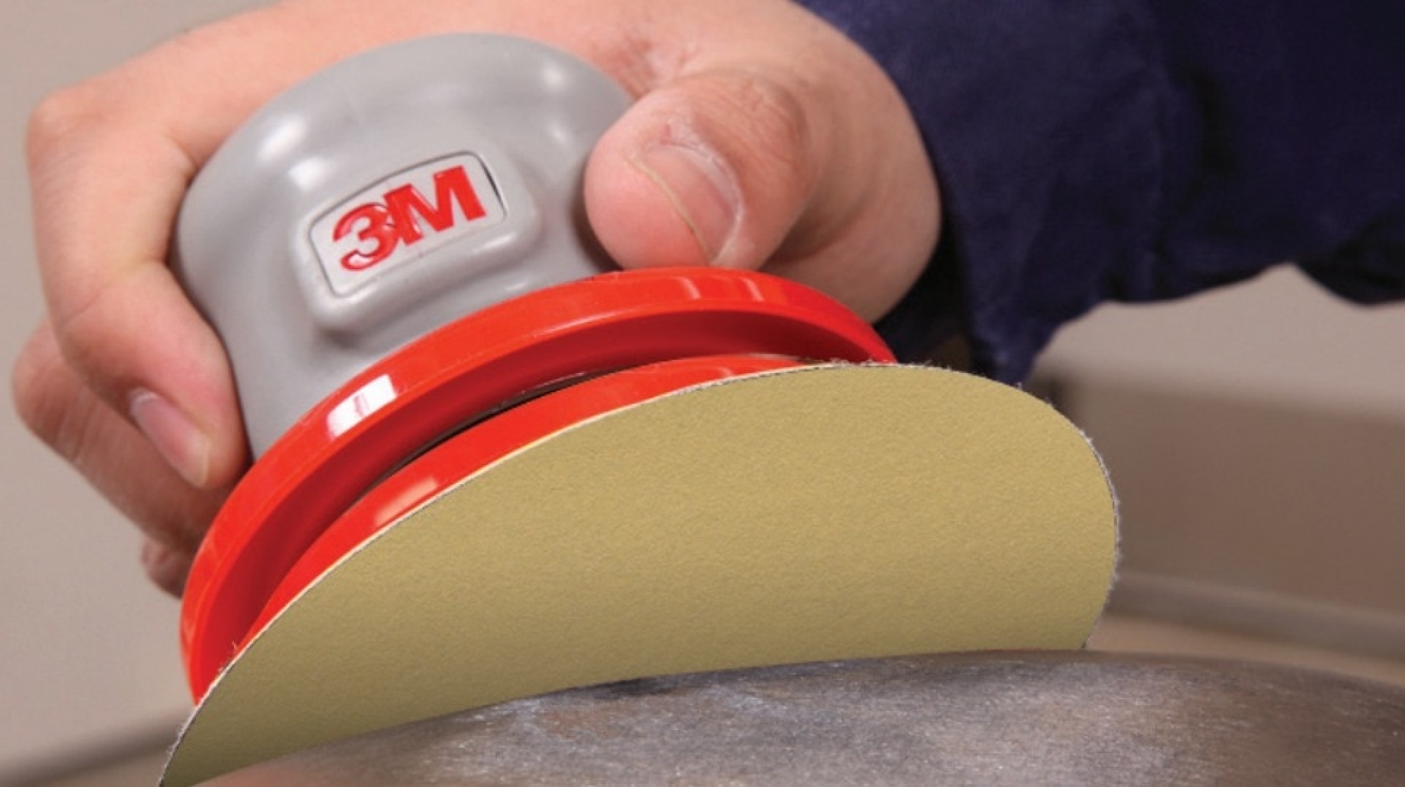 Preview: 3M™ Xtract™ 236U 55514, Ø 150 mm, P400, Multilochung, Kletthaftend, 12.000 U/Min., Papierschleifscheibe mit Aluminiumkorn