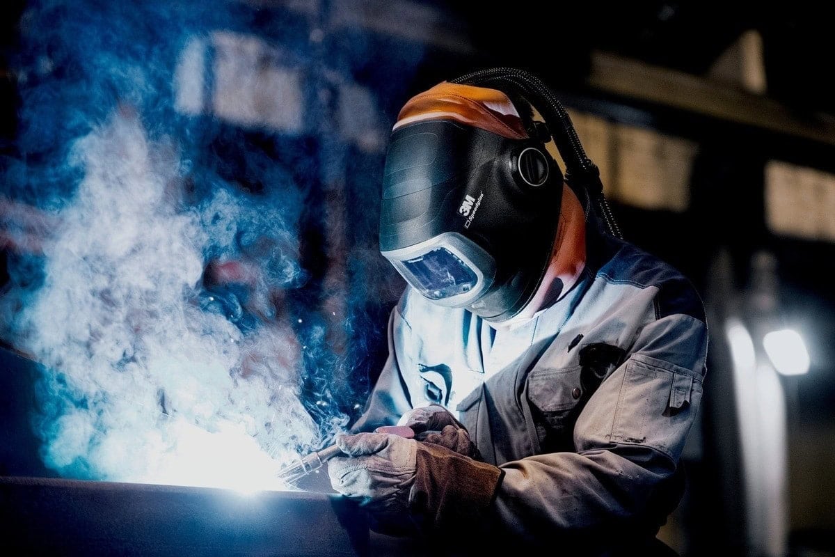 3M™ Speedglas™ Schweißmaske G5-01 mit Schweißfilter G5-01TW und Adflo™ High-Altitude Gebläseeinheit, H617820, inkl. QRS-Luftschlauch und Tasche, TH3, 4A/3B, Kopfband und Textilkopfschutz; Teile: [H617800 + H610020]
