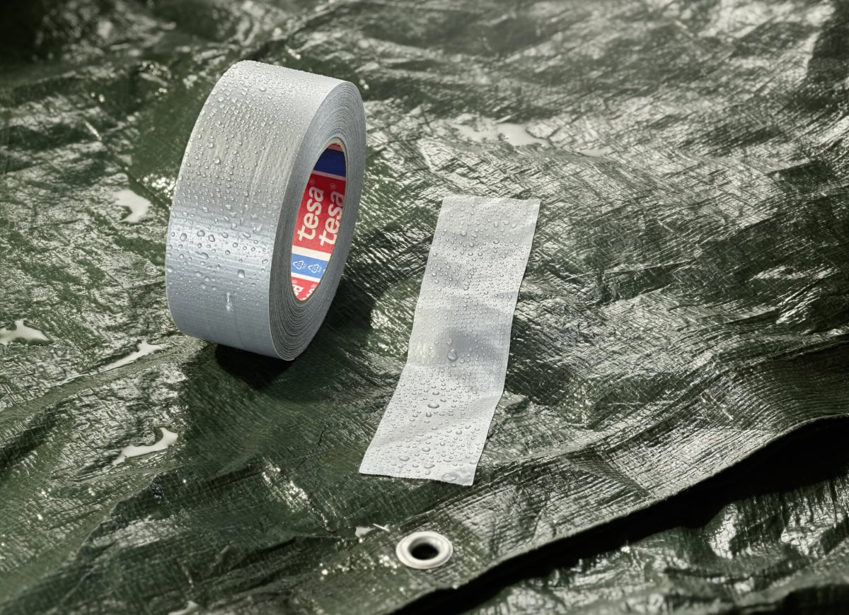 tesa® Gewebeband / Duct Tape 60462, 50 mm x 50 m, 0,215 mm, Weiß, Lösemittelfrei, Nachhaltig, Für schwierige Aufgaben