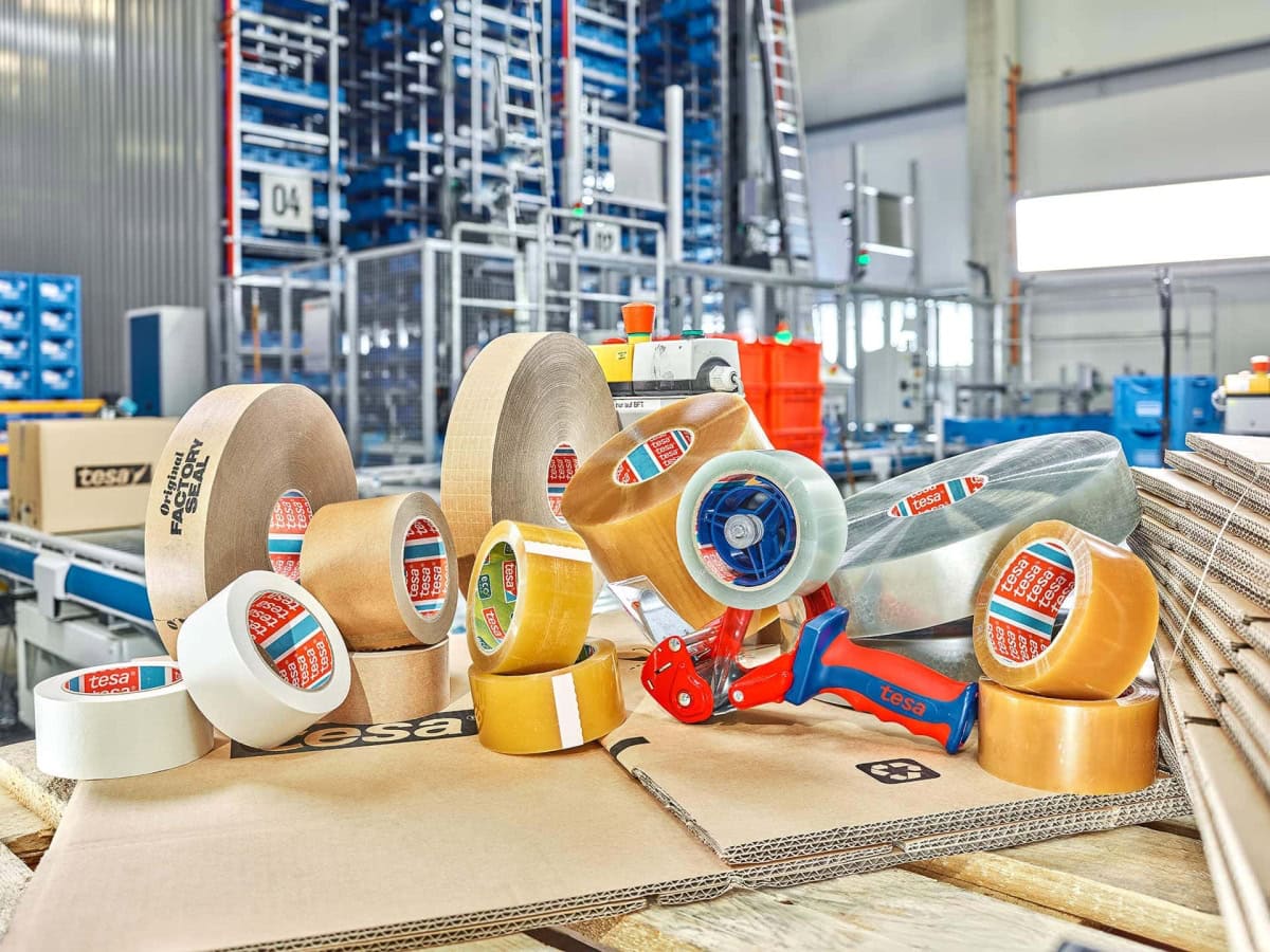 tesa® 60412, 50 mm x 66 m, Weiß, Leises Abrollen, Recycling Freundlich, Sortenrein, Nachhaltiges Universal PET Verpackungsklebeband