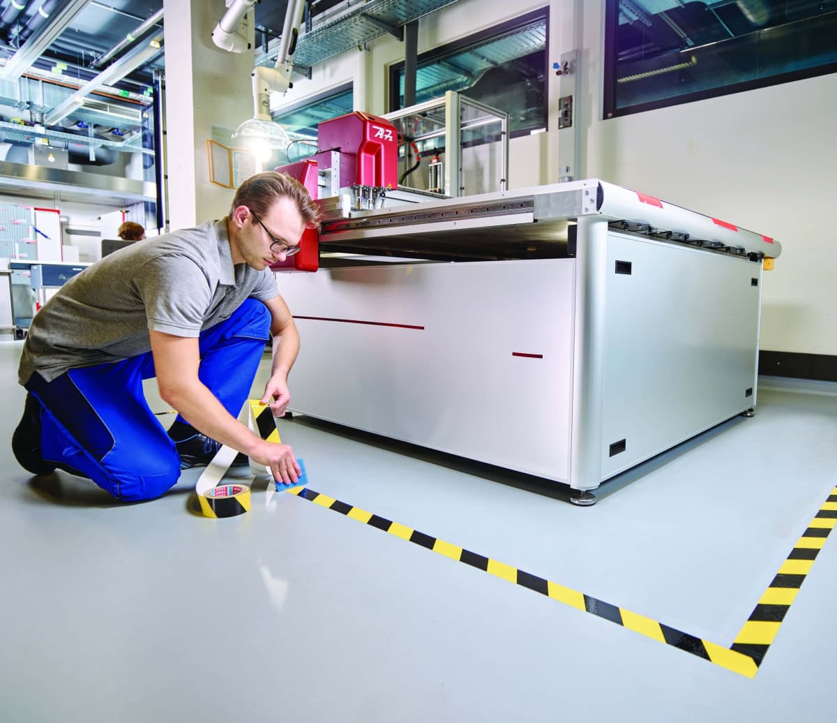tesa® 60960, 50 mm x 20 m, 0,175 mm, Orange, Premium Anti-Kratzer Bodenmarkierungsband & Warnklebeband