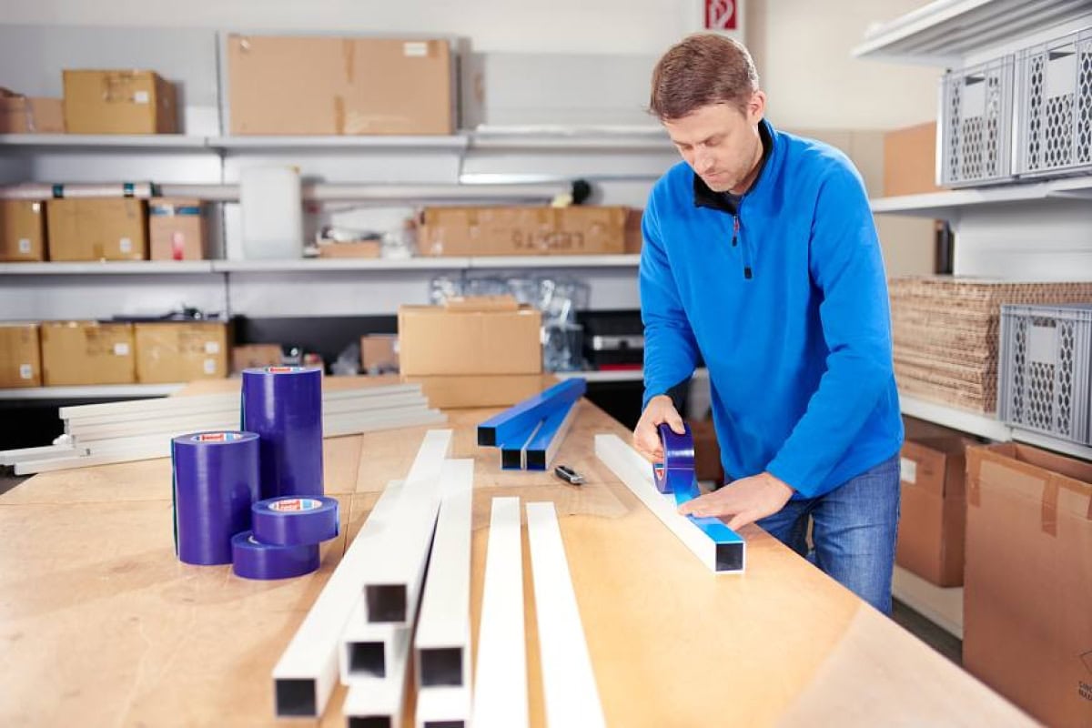 tesa ® 4414, 50 mm x 66 m, 0,15 mm, Blau, Einseitiges PE-Klebeband für den temporären Oberflächenschutz