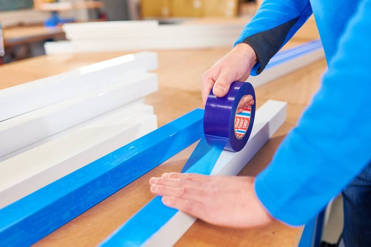 tesa ® 4414, 50 mm x 66 m, 0,15 mm, Blau, Einseitiges PE-Klebeband für den temporären Oberflächenschutz