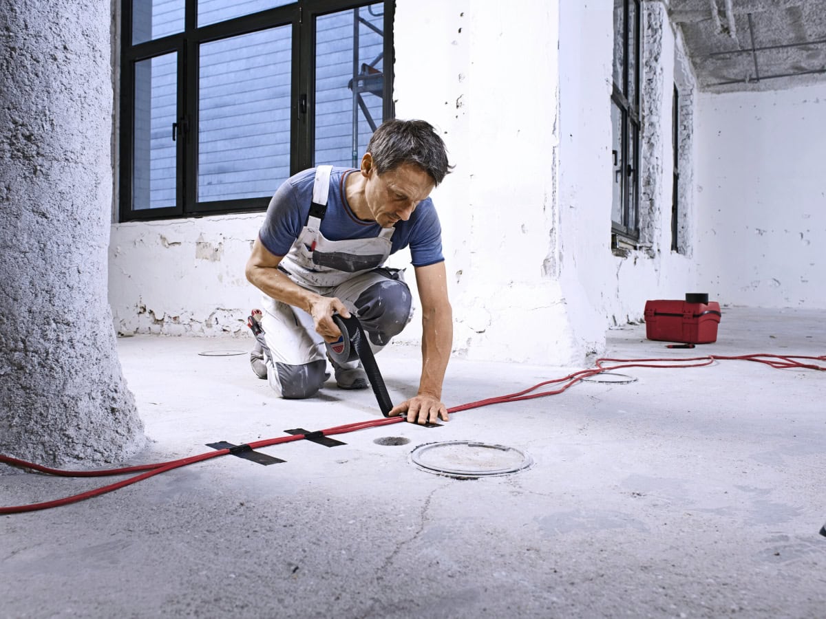 tesa® Professional Stein- und Betonband 4662, 48 mm x 50 m, 0,23 mm, Silber, Allzweck Gewebeband ideal für Putz- und Mauerwerksarbeiten